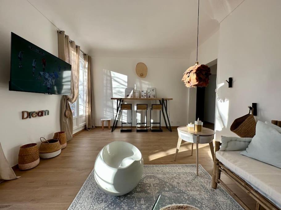 Appartement Le Lutz à Nîmes Extérieur photo